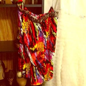 Strapless colorful top