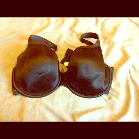 38G black bra