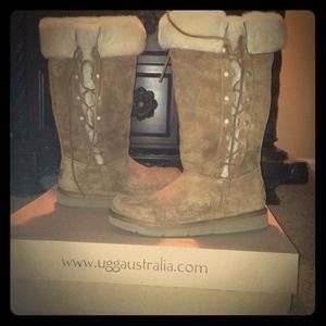 Chestnut upside ugg boots BRAND NEW