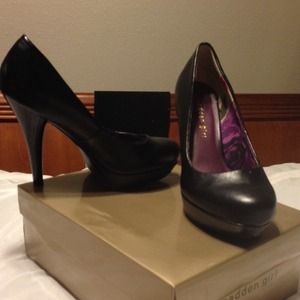 Madden Girl atone black heels Sz 7