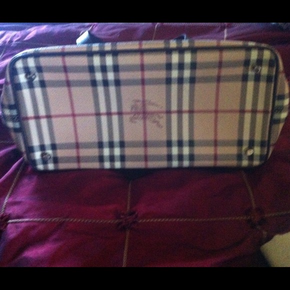 Authentic Burberry Eden - Picture 3 of 4