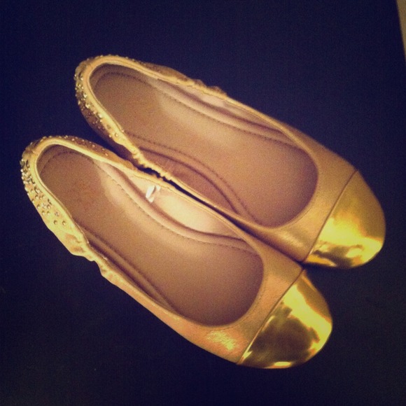 HOLD***NWOT Gold shimmer ballet flats