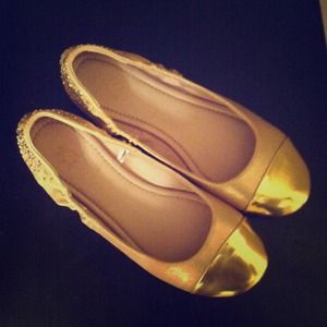 HOLD***NWOT Gold shimmer ballet flats