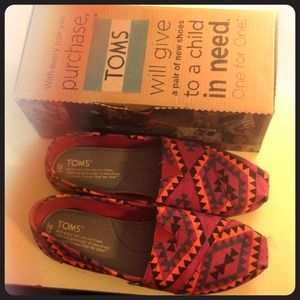 TOMS - never worn!