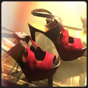 Cute Jessica Simpson heels!