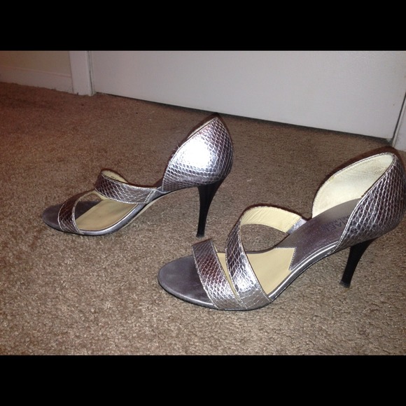 💢💢💢✋✋sold💢💢💢💢✋✋Michael kors shoes - Picture 2 of 4