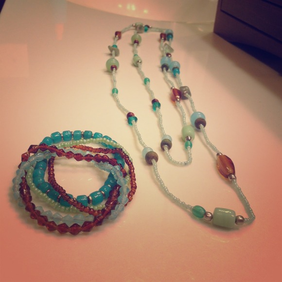 Turquoise beaded set of bracelets and necklace