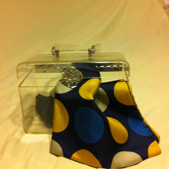 🎀🎀Vintage Crystal Clear Purse called"Classy"🎀🎀 - Picture 4 of 4