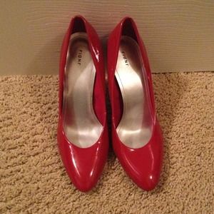 Red Fioni heels. Size 9. Brand new- never worn