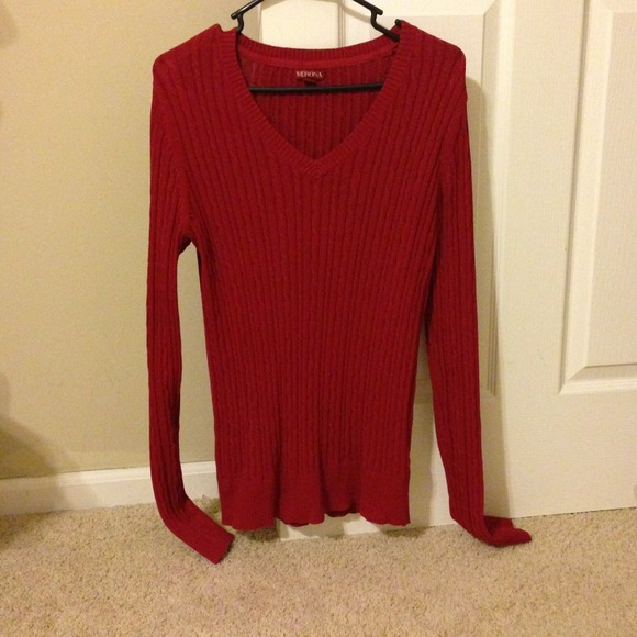 **Reduced** Burnt red ribbed sweater.