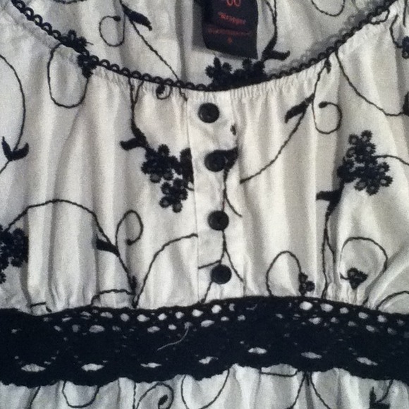 Flower blouse - Picture 2 of 3