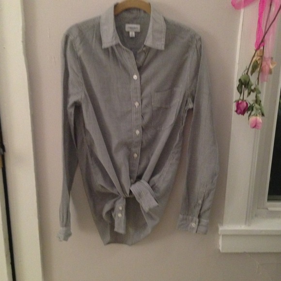 Light button American Eagle top - Picture 2 of 3