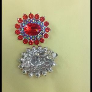 Bundle for @mrsshu 3 pairs of clip ons🌺🌺🌺