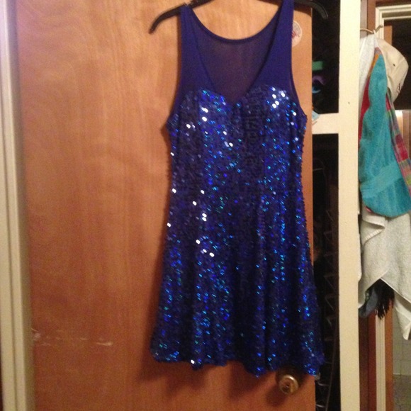 Blue sequined dress - Picture 1 of 2