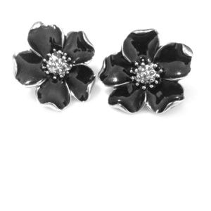 Black flower stud earrings