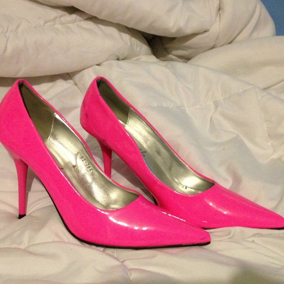 Wet Seal 8 1/2 neon pink pumps
