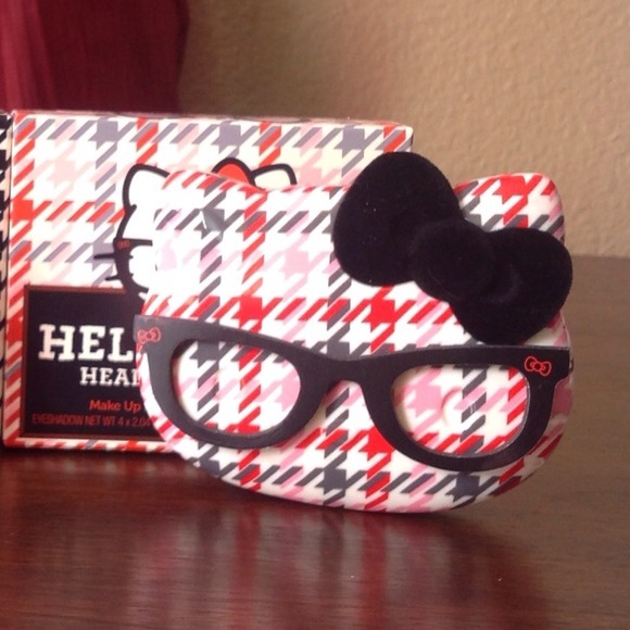 Hello kitty and Siberia bundle