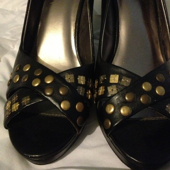 LEI 8 1/2 black peep toe heels with gold emb. - Picture 2 of 3