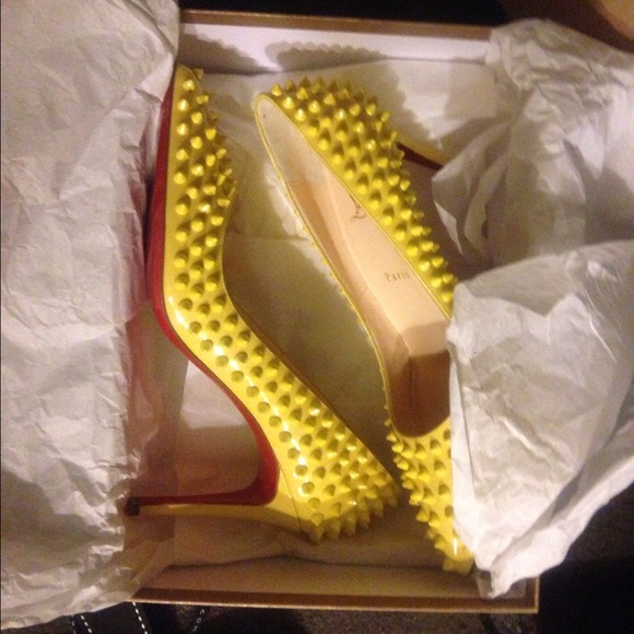 Christian louboutin pigalle spikes 85mm Christian louboutin pigalle spikes 85mm