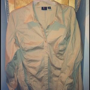 Button-up Top stretchy material Size 3x
