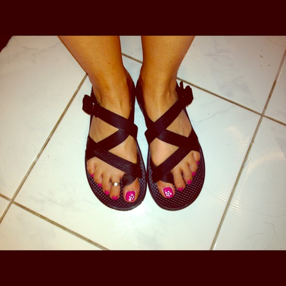 Chaco's / size 8 but would fit 7-8
