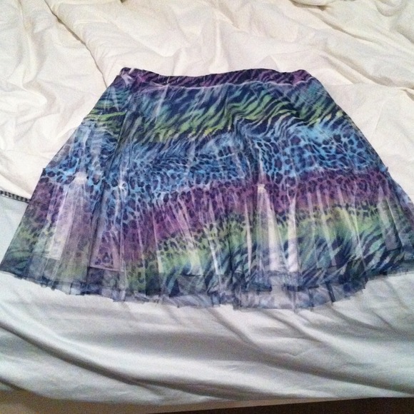 Awesome skirt... Kids(girls) - Picture 2 of 3