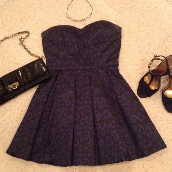 Strapless dress and necklace