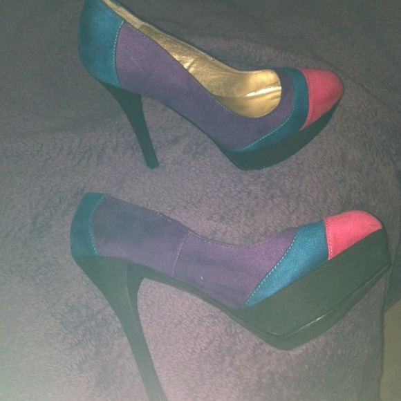 Heels - Picture 1 of 1