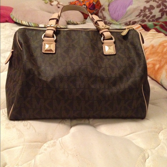 authentic michael kors monogram - Picture 2 of 4
