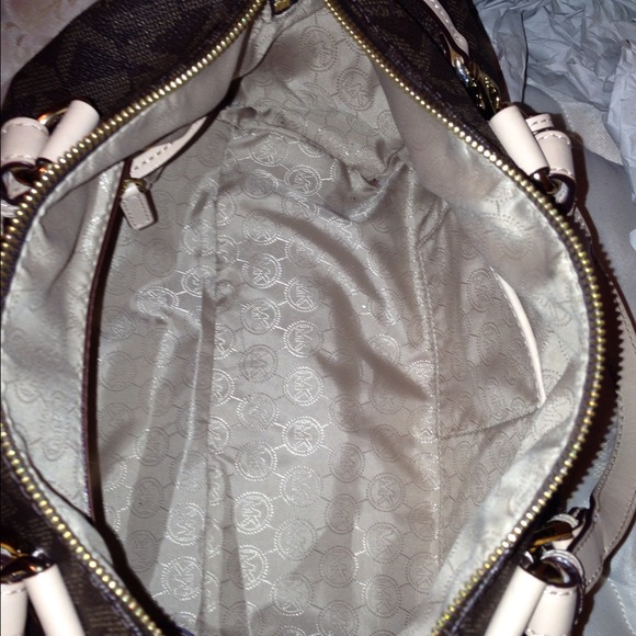 authentic michael kors monogram - Picture 4 of 4