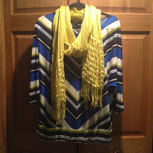 Sold in Bundle - Apt 9 Top - great colors!!
