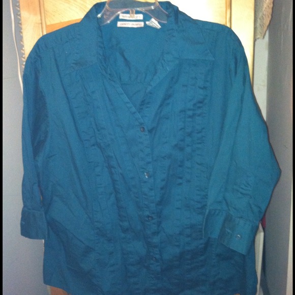 Teal Top, stretchy material NWOT