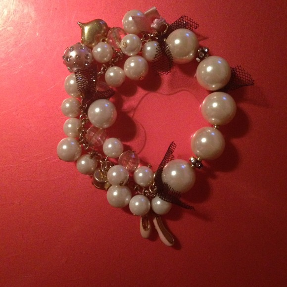 Pearl charm bracelet
