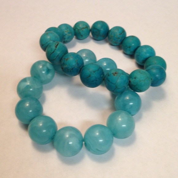 Turquoise Bead Stretch Bracelet Pair *NEVER WORN*