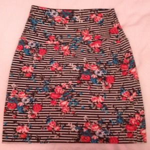High-waisted print bodycon skirt