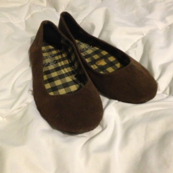 Aviva size 9 brown flats - Picture 3 of 3