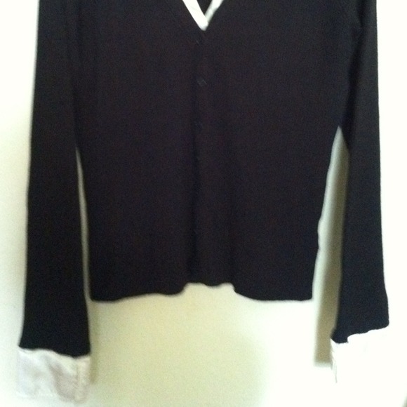 Black Pull Over Sweater with White Collar & Cuffs - Picture 4 of 4