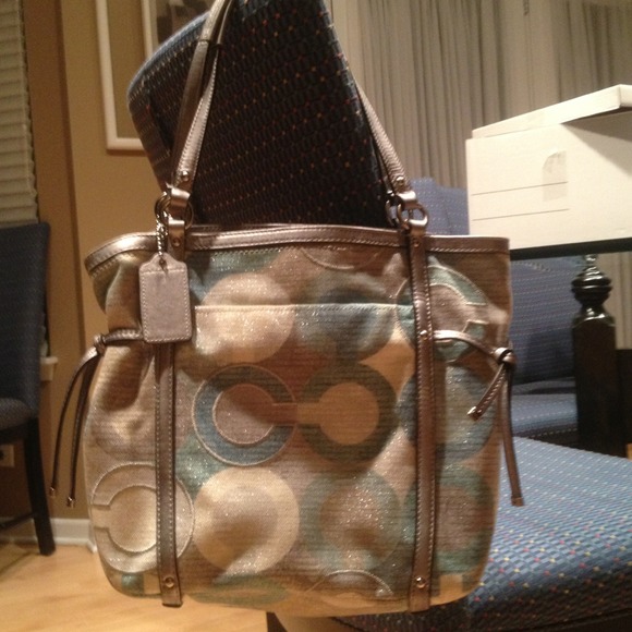 Coach Audrey metallic graphic op art tote 19573