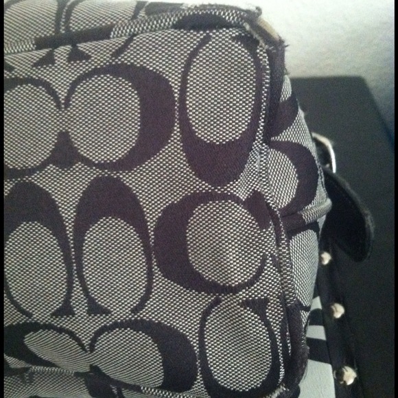 ❌SOLD❌. Authentic Coach handbag.❌SOLD❌ - Picture 3 of 4