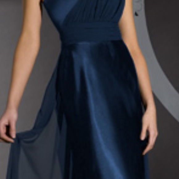 Gorgeous brand new BARI JAY midnight blue gown. - Picture 3 of 4