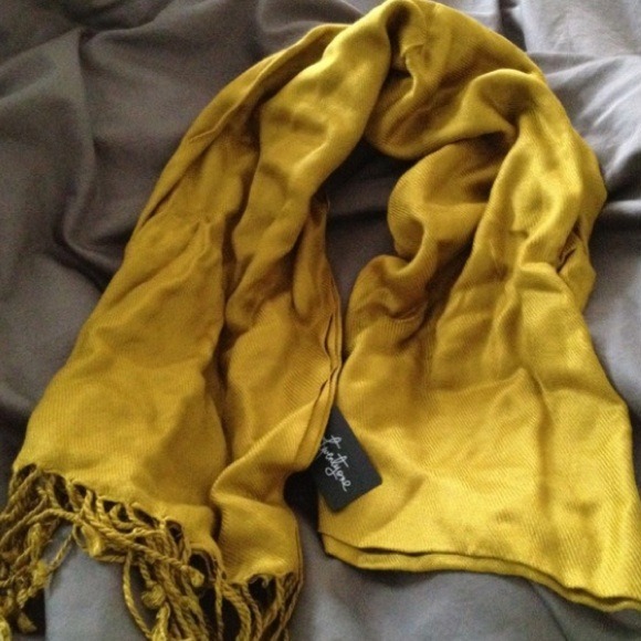 TRADED to @lbjb413* F21 Mustard Scarf