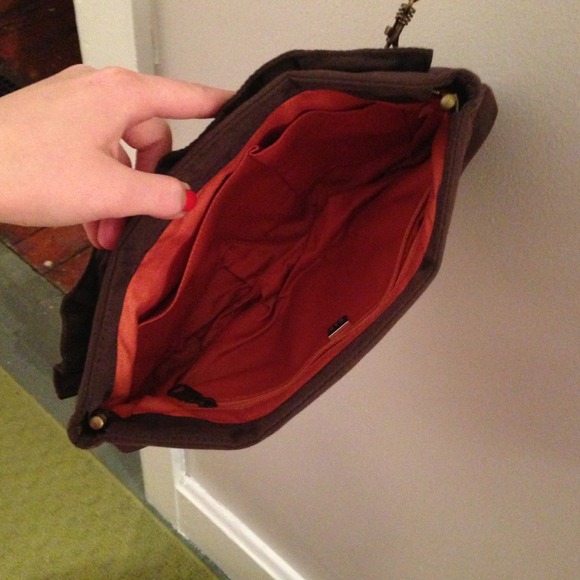 Brown GAP clutch - Picture 2 of 3
