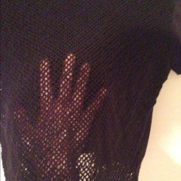 ❌SOLD❌Black Skull Crop Top with Net Sheer Back - Picture 3 of 3