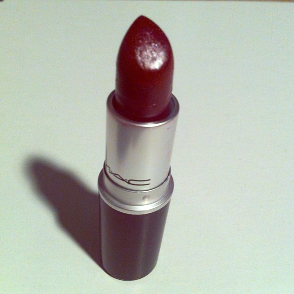 SOLD to @loveleeash