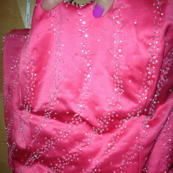 Coral dress - Picture 3 of 4