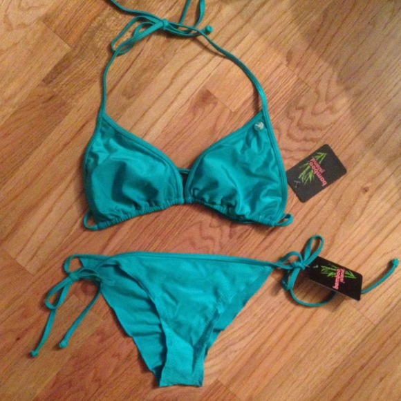 BAMBOO ISLAND Swimwear
