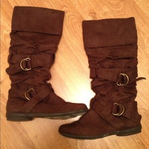 ⬇REDUCED⬇ Rouge brown size 7 faux suede