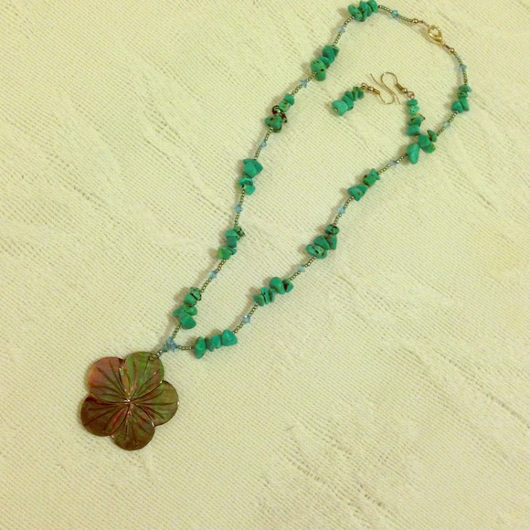 Hawaiian Turquoise Necklace and Earring