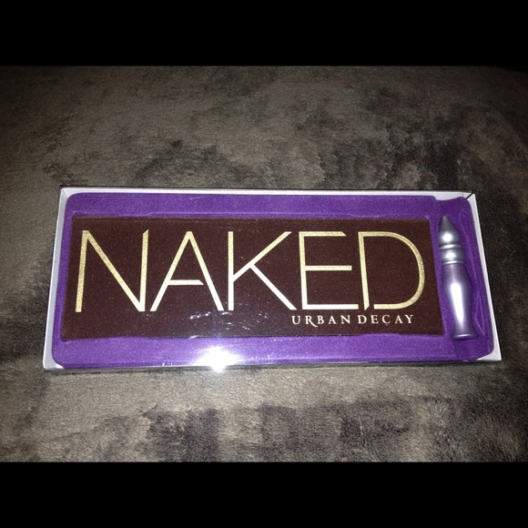 SOLD!!! New Naked Palette w/ eyeshadow primer