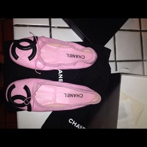 Sold Authentic pink Chanel ballet logo flats $550